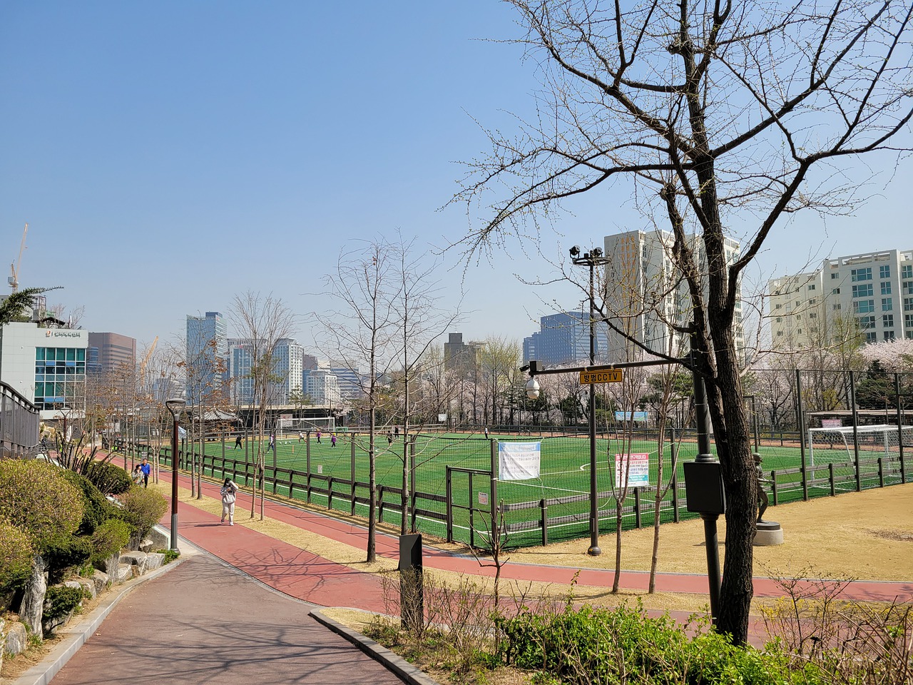 而曼城则面 而曼城则面